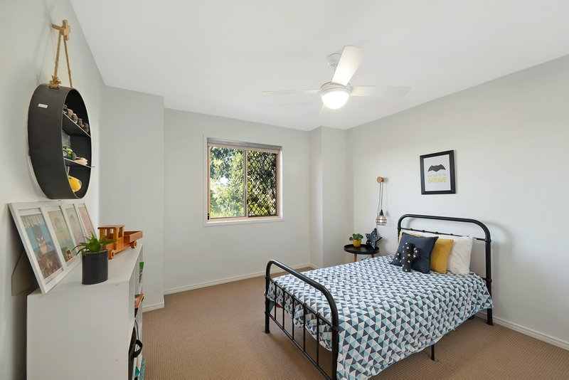 Photo - 13 Saint Clair Court, Murrumba Downs QLD 4503 - Image 20