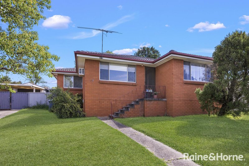 13 Salamaua Place, Glenfield NSW 2167