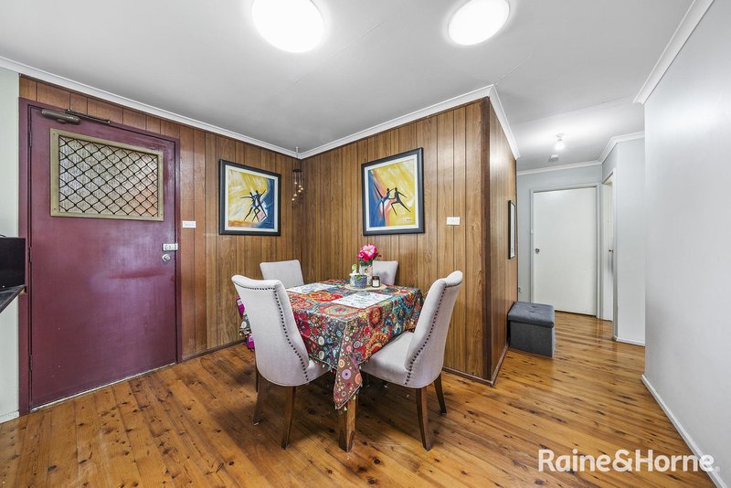 Photo - 13 Salamaua Place, Glenfield NSW 2167 - Image 6