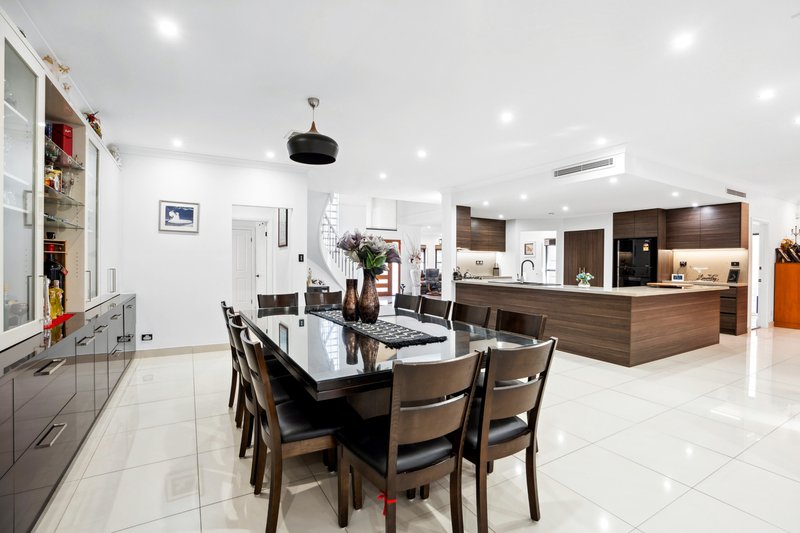 Photo - 13 Saltbush Place, Bossley Park NSW 2176 - Image 6