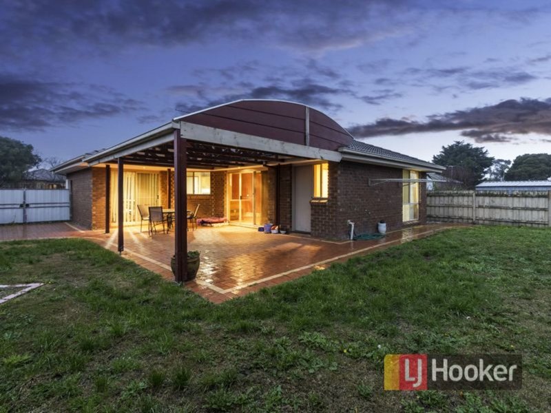 Photo - 13 Samantha Crescent, Cranbourne North VIC 3977 - Image 12