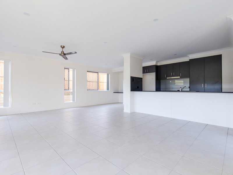 Photo - 13 Sanctuary Place, Upper Kedron QLD 4055 - Image 3