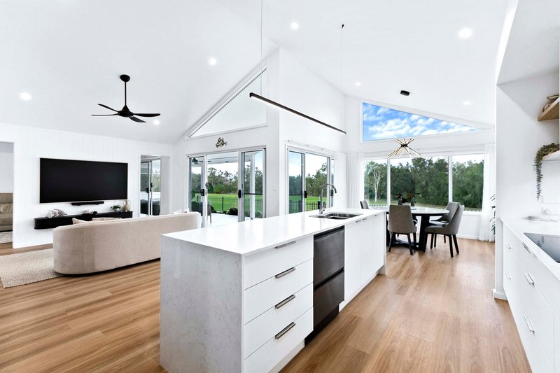 Photo - 13 Sandcastle Circuit, Burrum Heads QLD 4659 - Image 8