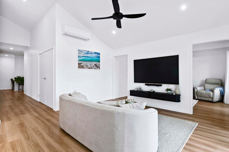 Photo - 13 Sandcastle Circuit, Burrum Heads QLD 4659 - Image 11