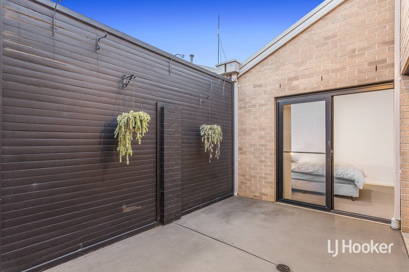 Photo - 1/3 Santander Crescent, Point Cook VIC 3030 - Image 12