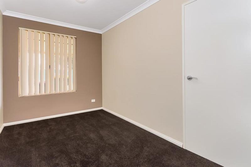 Photo - 13 Sarah Ann Crescent, Warnbro WA 6169 - Image 6