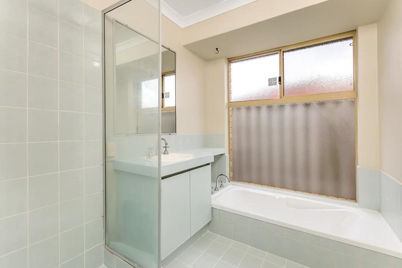 Photo - 13 Sarah Ann Crescent, Warnbro WA 6169 - Image 7