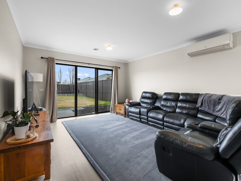 Photo - 13 Sarakos Circuit, Wangaratta VIC 3677 - Image 6