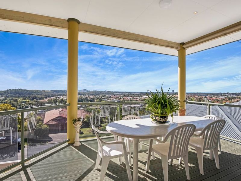 13 Satinash Terrace, Banora Point NSW 2486