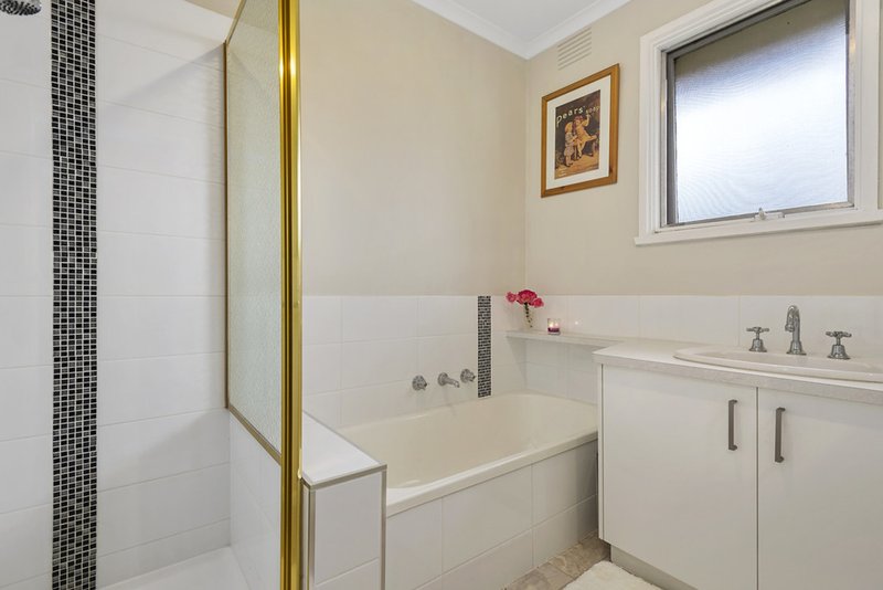 Photo - 13 Savages Lane, Woodend VIC 3442 - Image 6