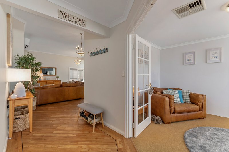 Photo - 13 Savona Grove, Mindarie WA 6030 - Image 3