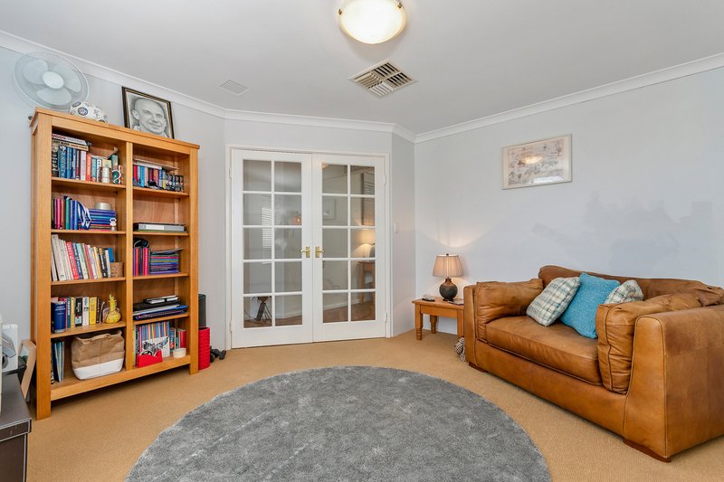 Photo - 13 Savona Grove, Mindarie WA 6030 - Image 5