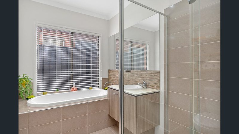 Photo - 13 Scotney Road, Craigieburn VIC 3064 - Image 12