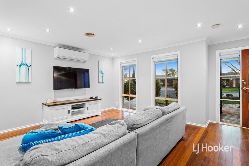 Photo - 13 Seaside Close, Seabrook VIC 3028 - Image 3