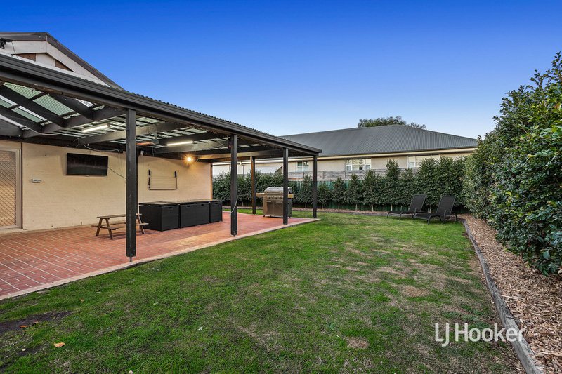 Photo - 13 Seaside Close, Seabrook VIC 3028 - Image 15