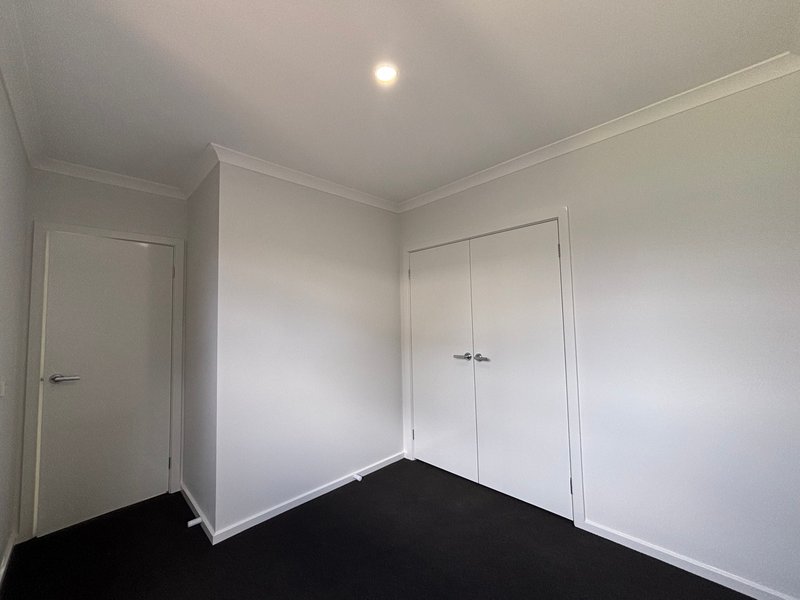 Photo - 13 Sechura Road, Truganina VIC 3029 - Image 7