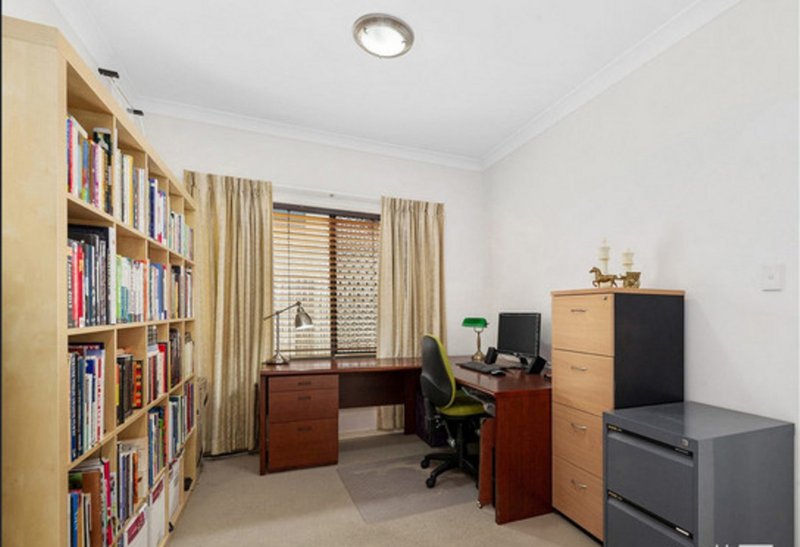 Photo - 13 Sedgemoor Street, Carseldine QLD 4034 - Image 11