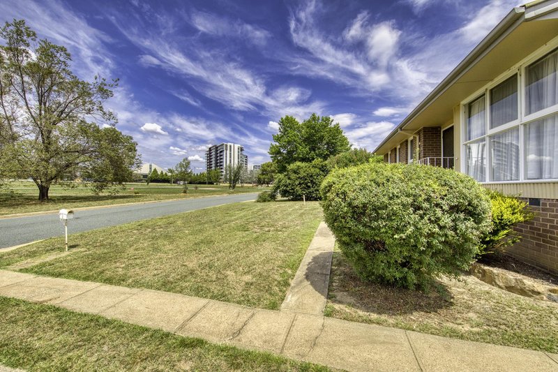 Photo - 13 Service Street, Curtin ACT 2605 - Image 3