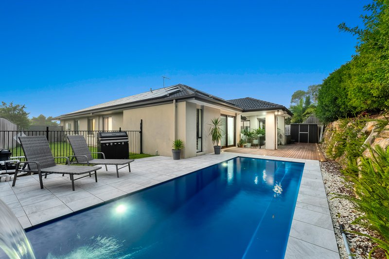 Photo - 13 Severn Crescent, North Lakes QLD 4509 - Image 2