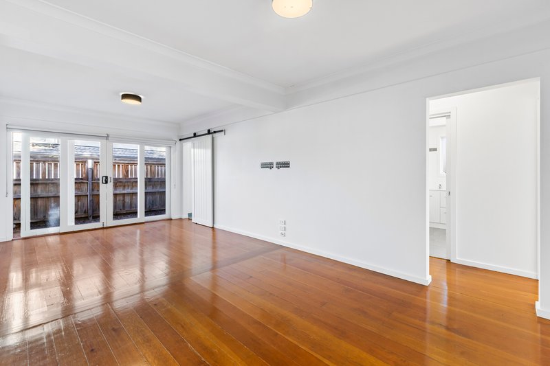 Photo - 1/3 Shakespeare Grove, Heidelberg Heights VIC 3081 - Image 2
