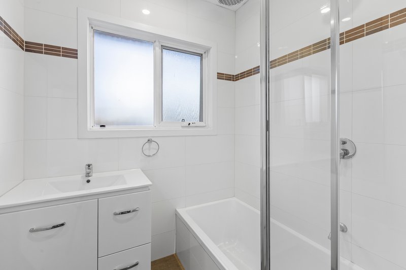 Photo - 1/3 Shakespeare Grove, Heidelberg Heights VIC 3081 - Image 6