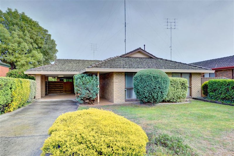 Photo - 13 Shaw Avenue, Wendouree VIC 3355 - Image