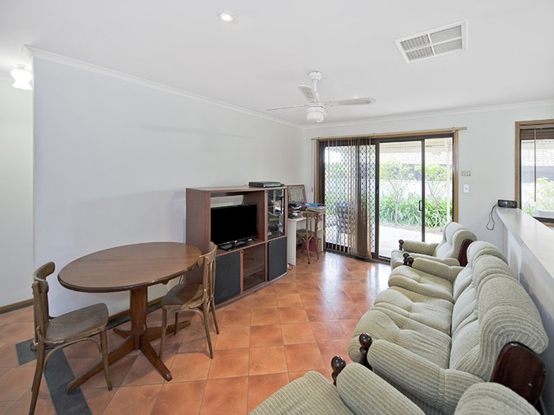 Photo - 13 Sherebrooke Boulevard, Woodcroft SA 5162 - Image 4