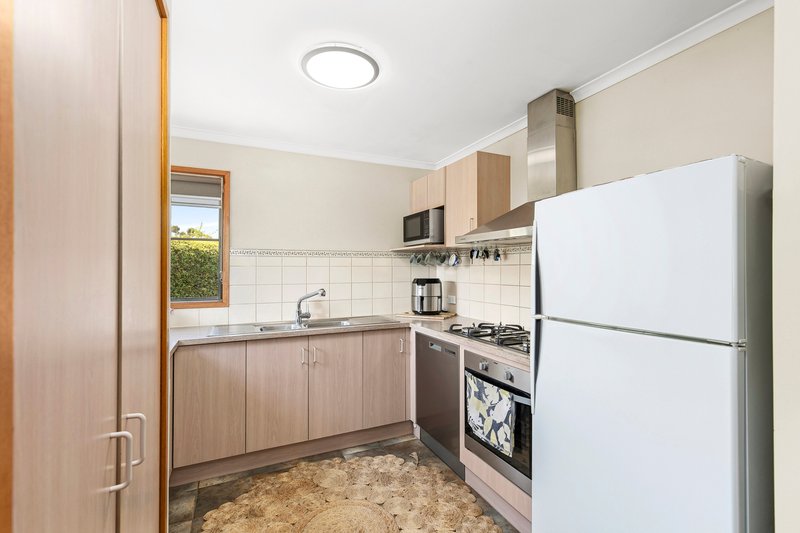 Photo - 13 Sherwood Grove, Lara VIC 3212 - Image 5