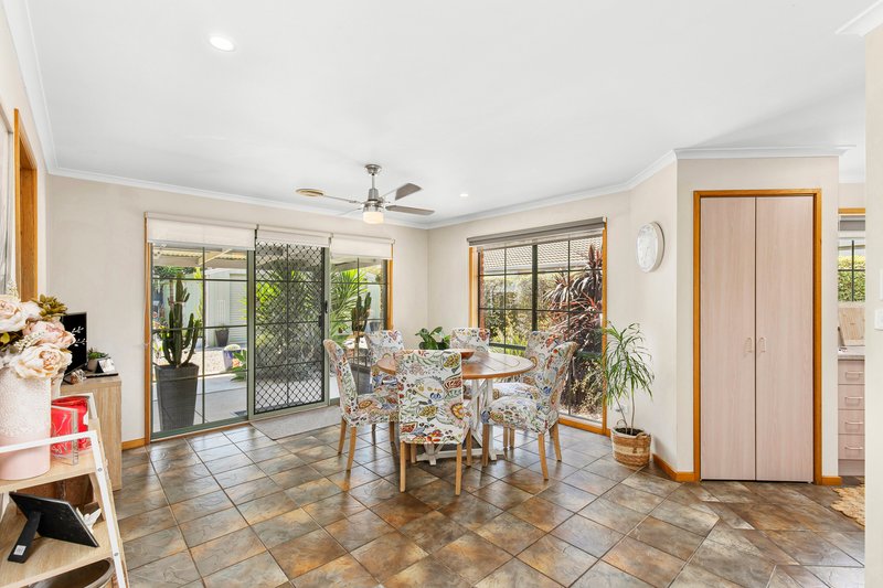 Photo - 13 Sherwood Grove, Lara VIC 3212 - Image 6