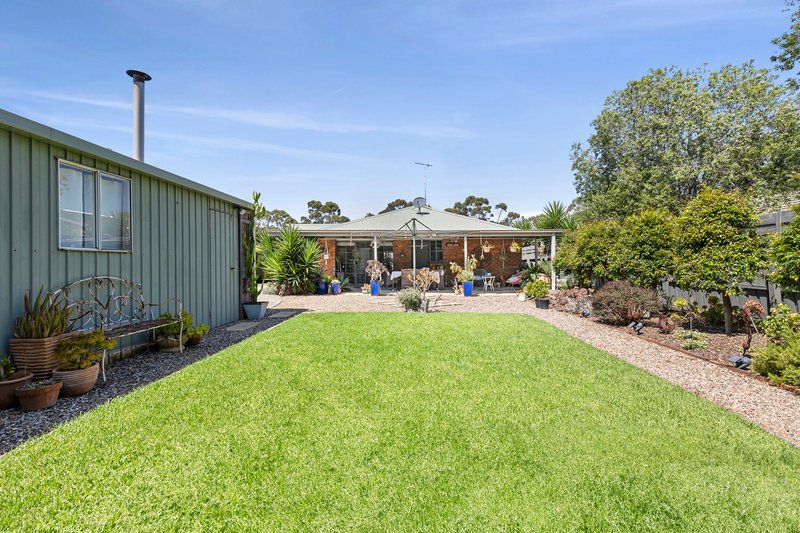 Photo - 13 Sherwood Grove, Lara VIC 3212 - Image 11