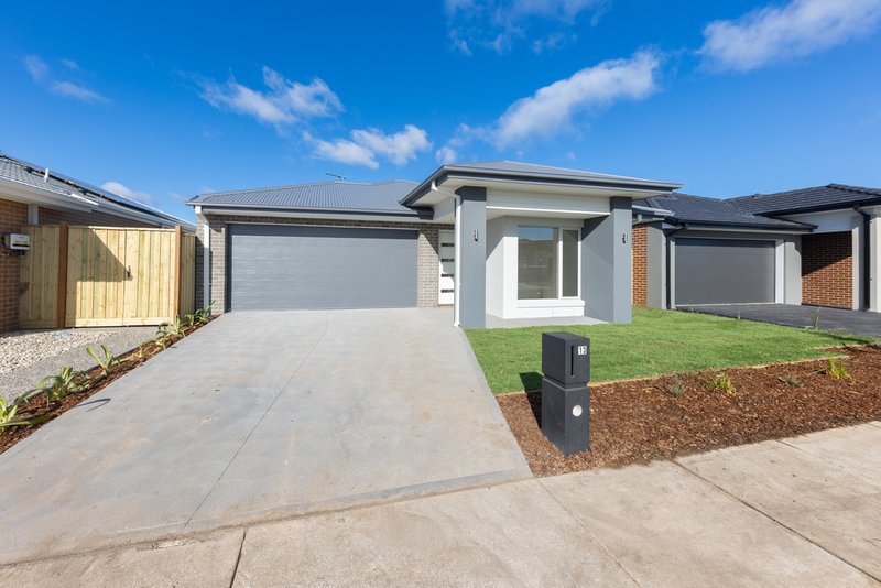 Photo - 13 Sheryl Street, Sunbury VIC 3429 - Image 2