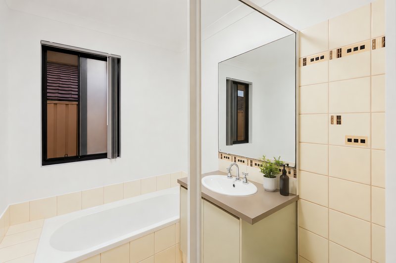 Photo - 13 Silverline Bend, Bertram WA 6167 - Image 10