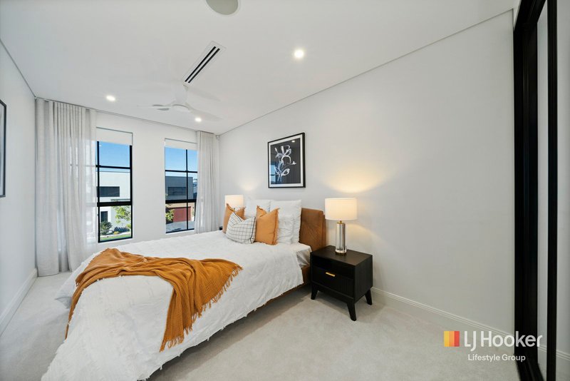 Photo - 13 Silvester Way, Gledswood Hills NSW 2557 - Image 14
