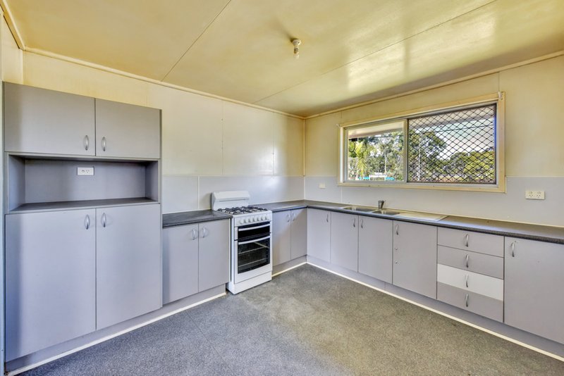 Photo - 13 Skepper Street, Ellen Grove QLD 4078 - Image 4