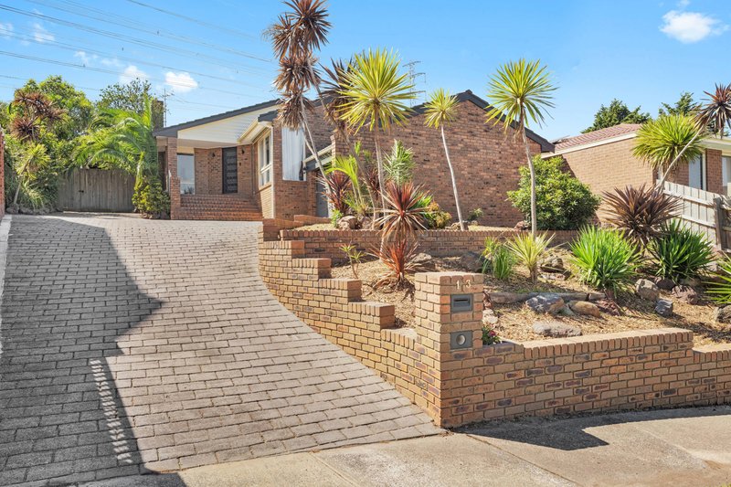 Photo - 13 Skipton Place, Endeavour Hills VIC 3802 - Image 1