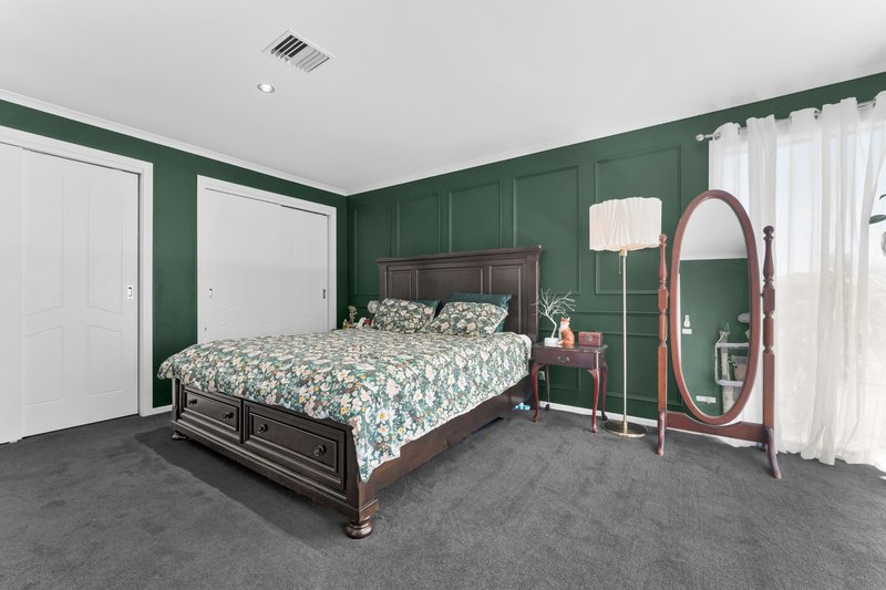 Photo - 13 Skipton Place, Endeavour Hills VIC 3802 - Image 3