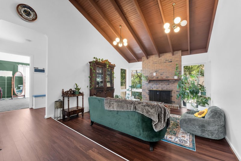 Photo - 13 Skipton Place, Endeavour Hills VIC 3802 - Image 5