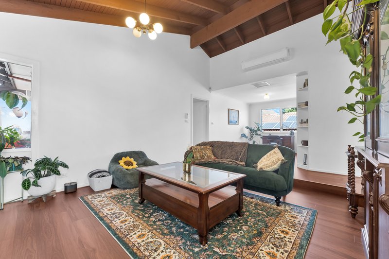 Photo - 13 Skipton Place, Endeavour Hills VIC 3802 - Image 6
