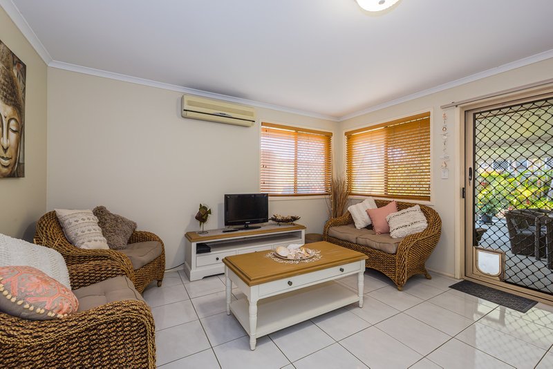 Photo - 13 Smout Court, Sandstone Point QLD 4511 - Image 3