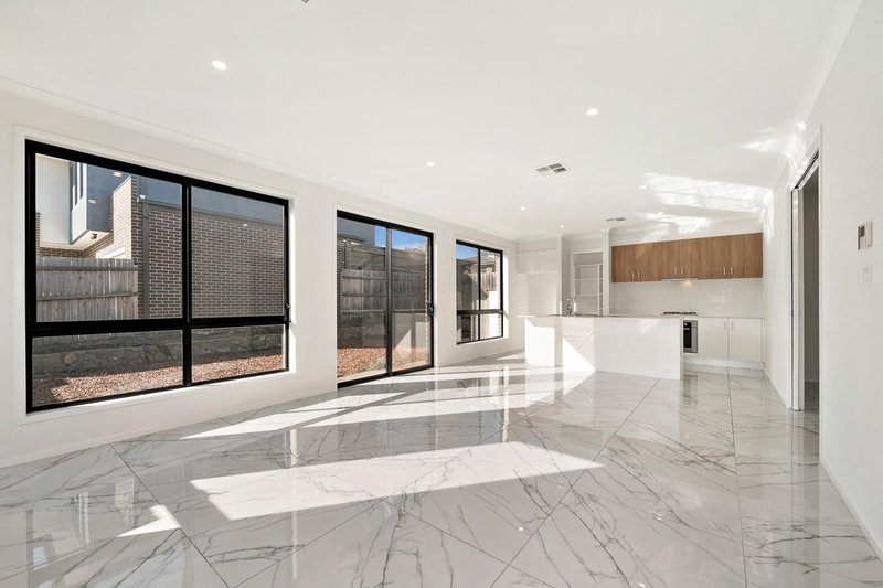 Photo - 13 Solong Street, Lawson ACT 2617 - Image 3