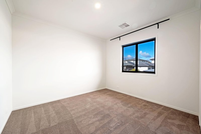 Photo - 13 Solong Street, Lawson ACT 2617 - Image 14