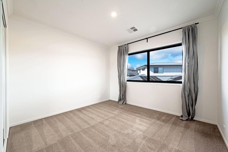 Photo - 13 Solong Street, Lawson ACT 2617 - Image 16