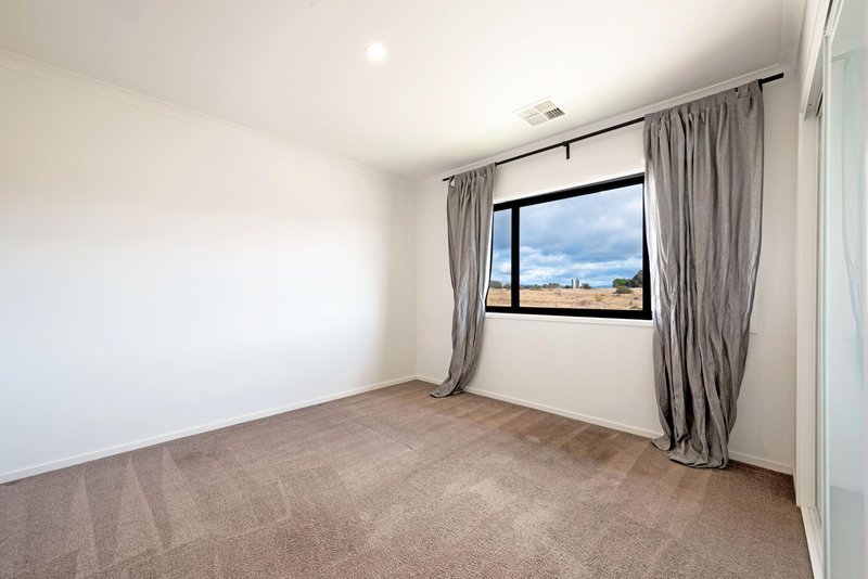 Photo - 13 Solong Street, Lawson ACT 2617 - Image 17