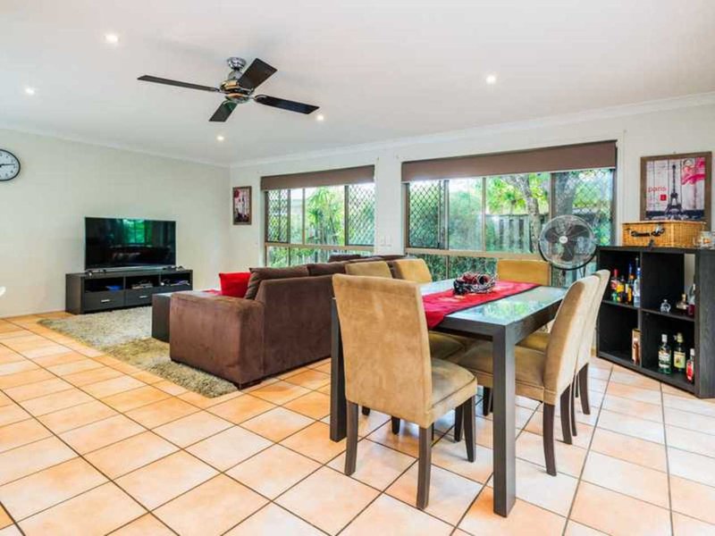 Photo - 13 Sonama Ct , Burleigh Waters QLD 4220 - Image 3