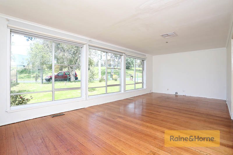 Photo - 13 Sorrento Street, Broadmeadows VIC 3047 - Image 3