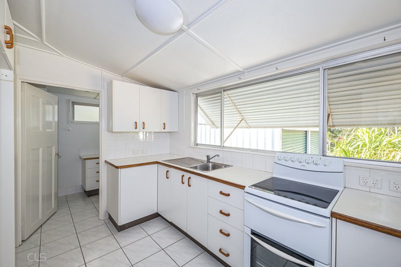 Photo - 13 South Esplanade, Bongaree QLD 4507 - Image 20