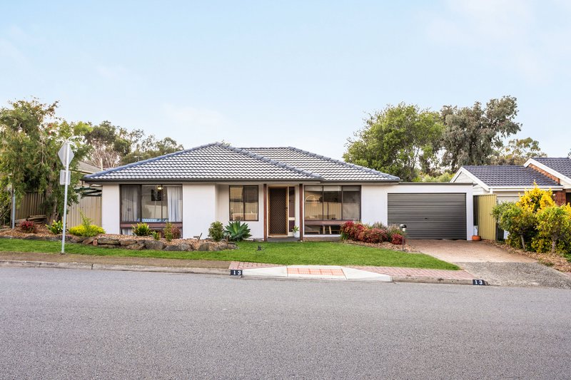 13 Southbound Avenue, Aberfoyle Park SA 5159