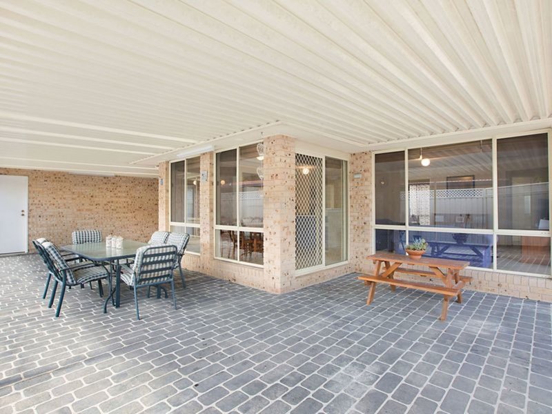 Photo - 13 Spotted Gum Close, Hamlyn Terrace NSW 2259 - Image 2