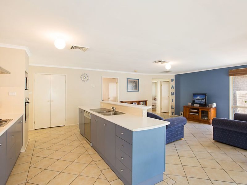 Photo - 13 Spotted Gum Close, Hamlyn Terrace NSW 2259 - Image 7