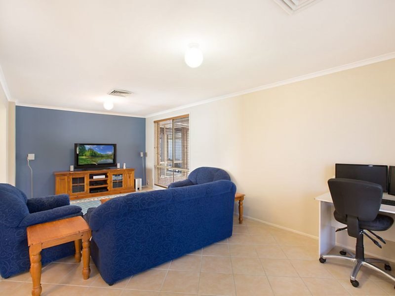 Photo - 13 Spotted Gum Close, Hamlyn Terrace NSW 2259 - Image 8